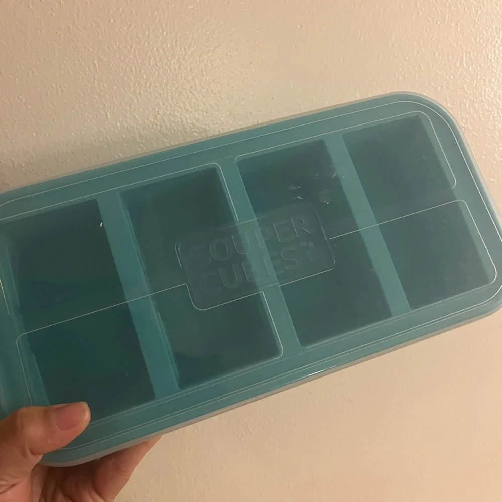 Souper Cubes Aqua Silicone Freezer Tray with lid - Picture 7 of 9